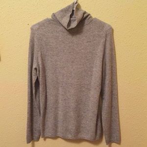 100% cashmere turtleneck sweater